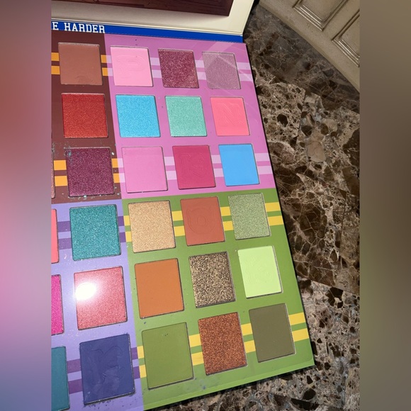 💕Revolution Monsters University Makeup Palette - Picture 8 of 9